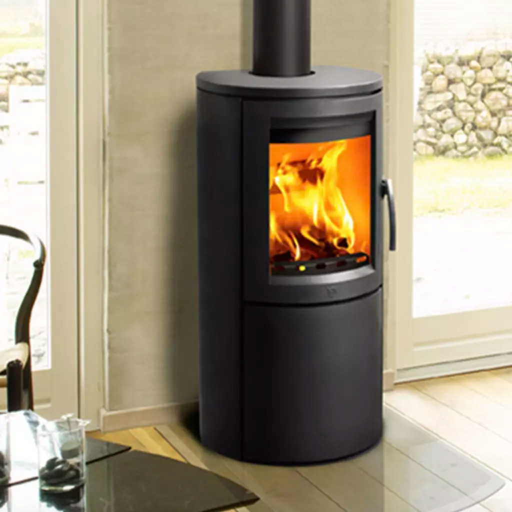 The Main Differences Between Fireplaces And Stoves